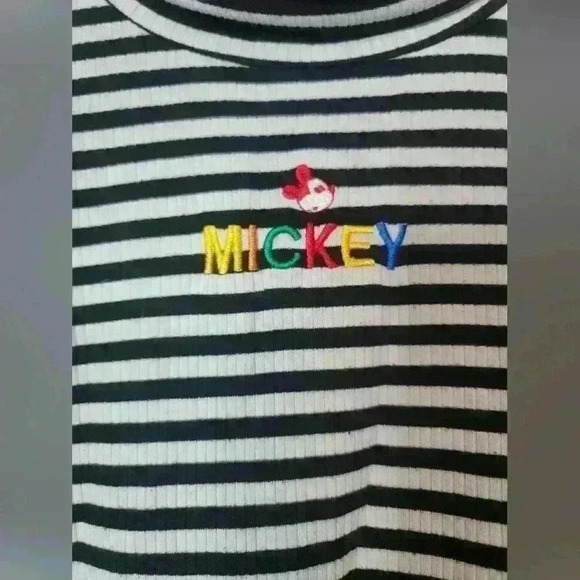 Mickey Mouse crop top by forever 21. Size kids XL - Picture 2 of 4